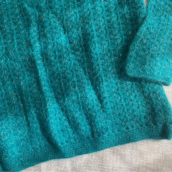 Sea bluish green mettalic woven crochet sweater - Picture 5 of 6
